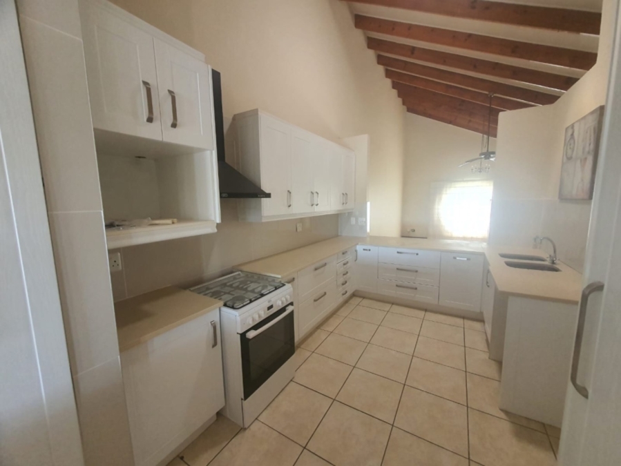 To Let 3 Bedroom Property for Rent in Beacon Bay Eastern Cape